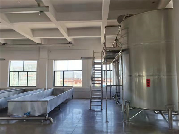 不銹鋼白酒儲(chǔ)酒罐